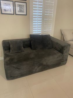 Modern Ribbed Accent Loveseat / Couch – Black & Gray Velvet Look