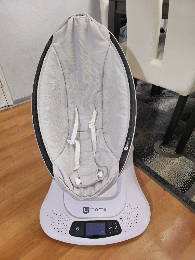 Full 4moms MamaRoo 4 Multi-Motion Baby Swing model 1037 Gray No Bar/Toys