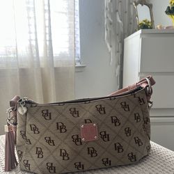 Dooney & Bourke
