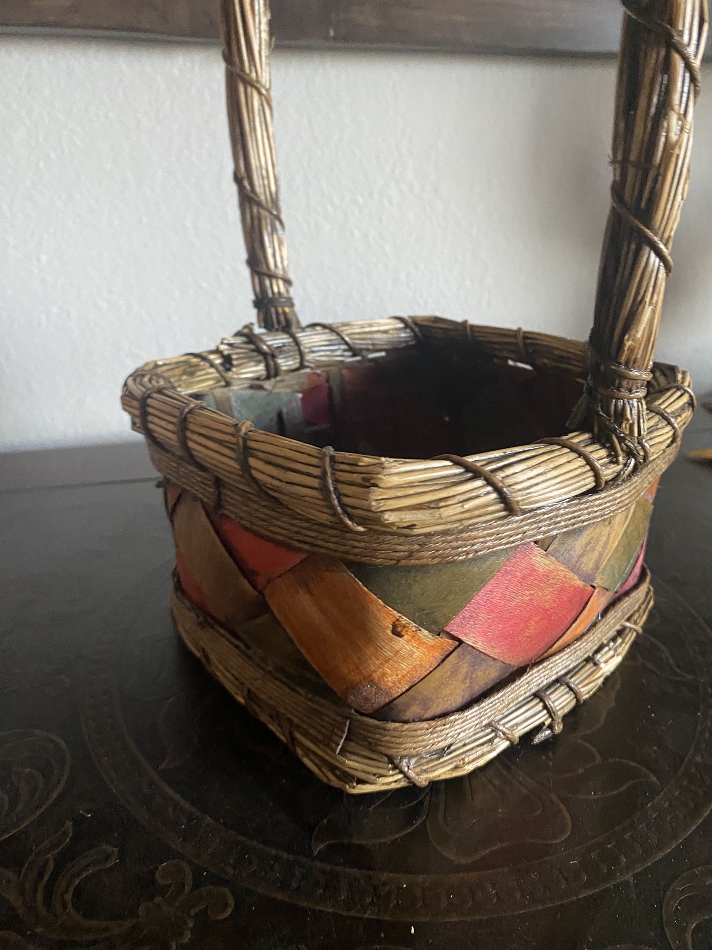 Unique Square Basket W/Handle