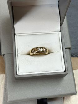 14k Yellow Gold Diamond Band Ring