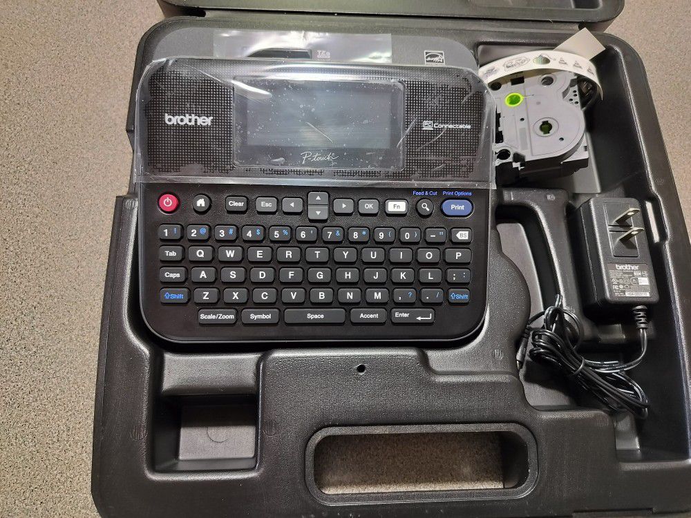Brother Pt-d600 Portable Label Maker Kit PC Connectable W Case And Accessories 