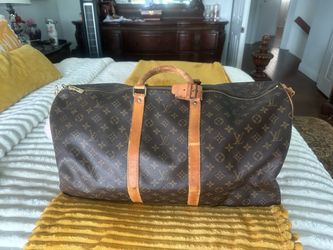 Louis Vuitton Monogram Keepall Bandoulière Duffle Bag