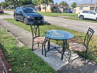 Dinning table with chairs