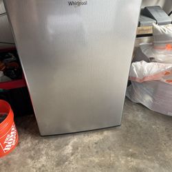 Whirlpool mini fridge