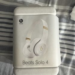 Beats Solo 4 