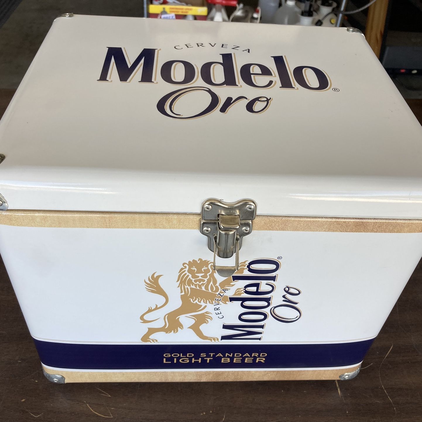 Modelo Oro Retro Ice Chest Cooler 18 Can Capacity Brand New for