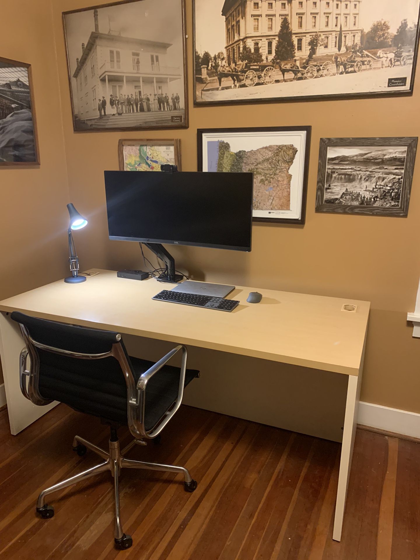 Great Work Desk 