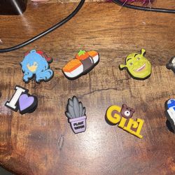 10 cute mixed croc charms
