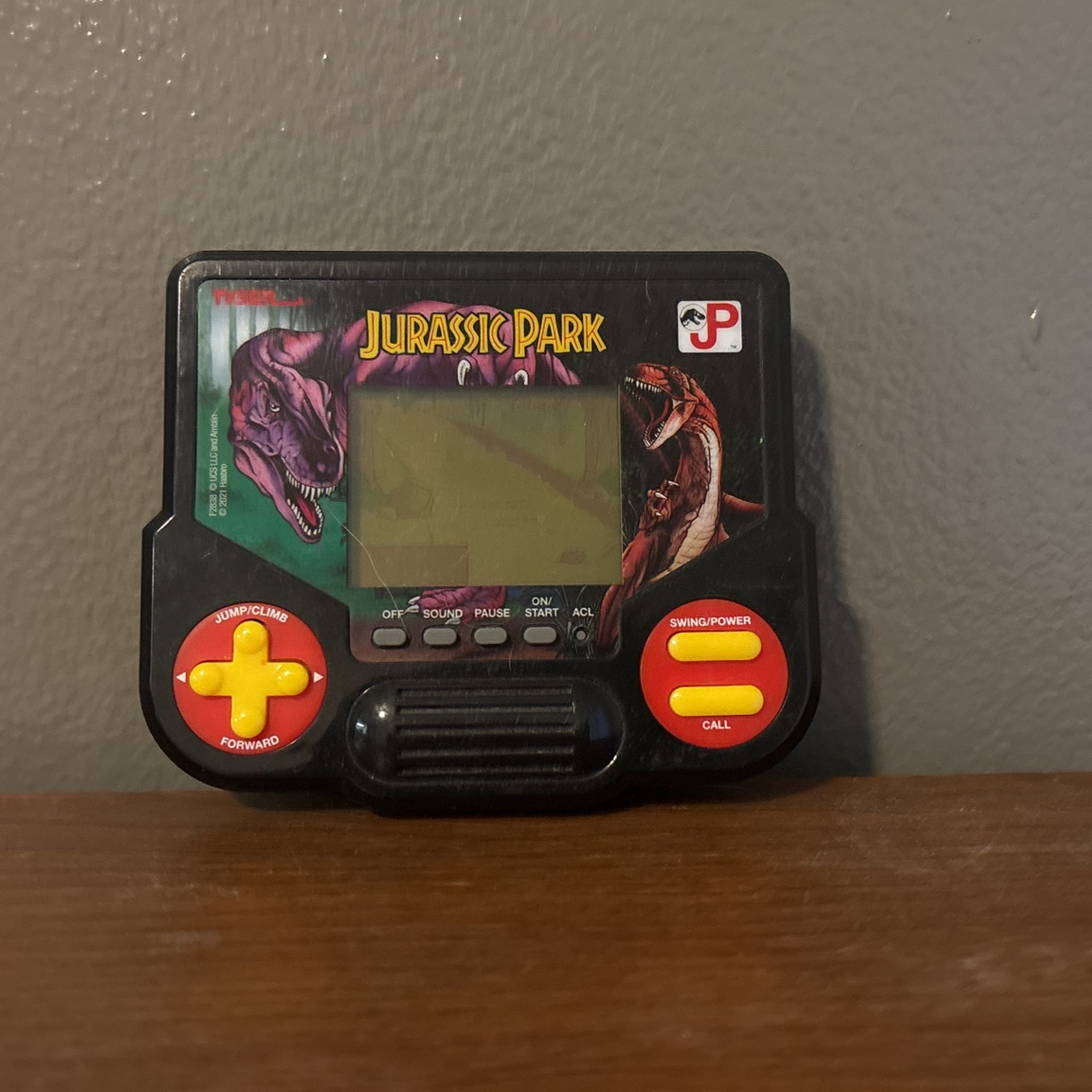 Hasbro Jurassic Park Tiger Electronics Handheld Video Game
