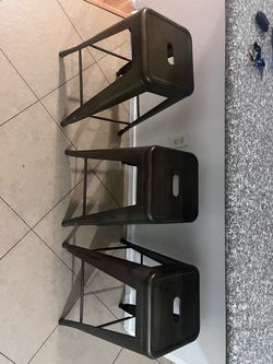 Set of 3 Metal Bar Stools