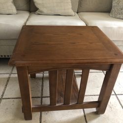 2 End Tables 