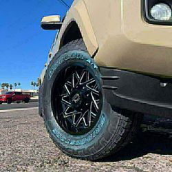 17x9 Desert Off-road Rims And Tires 265/70/17 Bridgestone Dueler AT