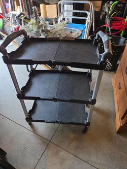 Foldable rolling cart