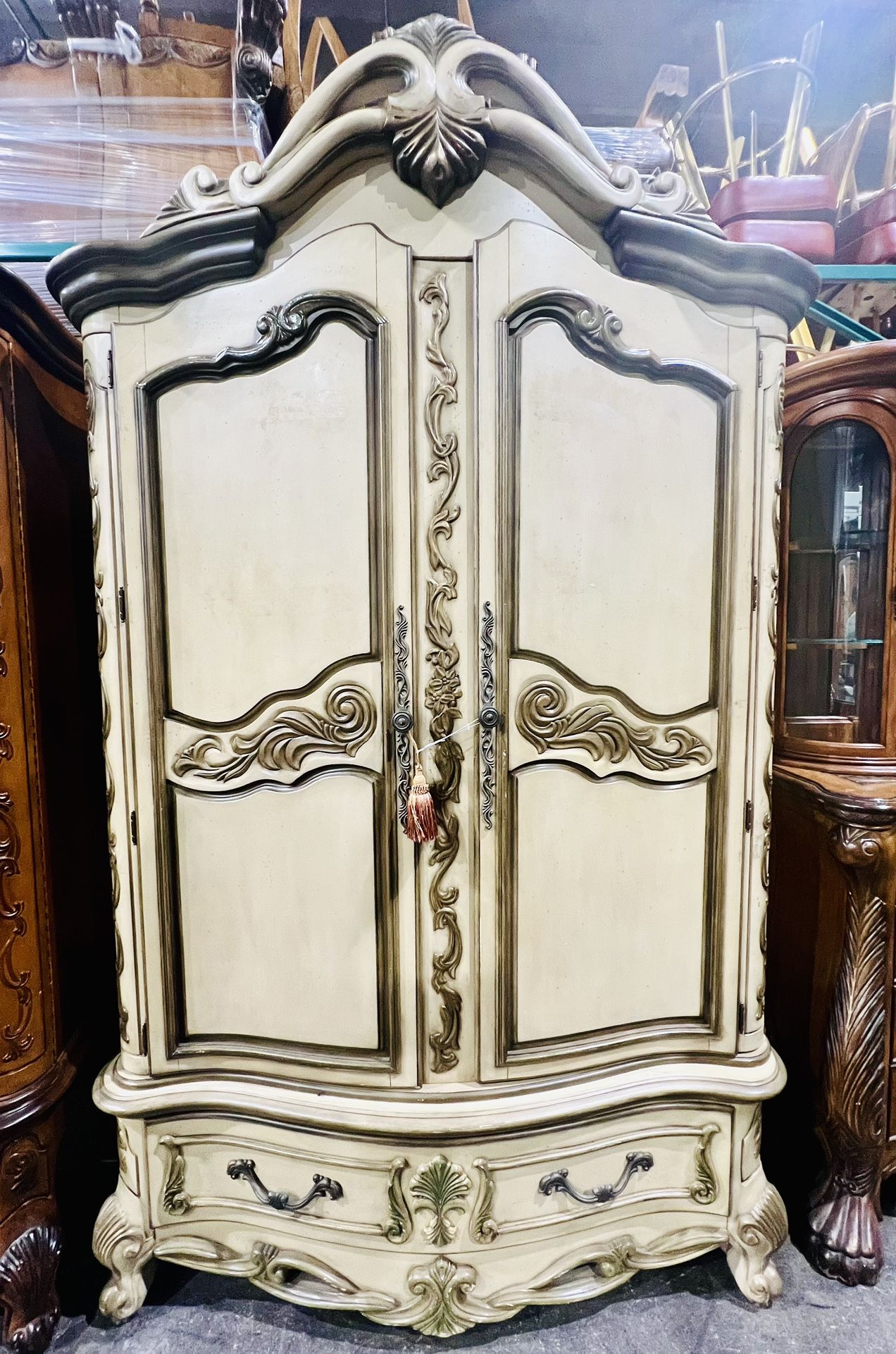 AICO By Michael Amini TRESOR VANILLA ARMOIRE - GA