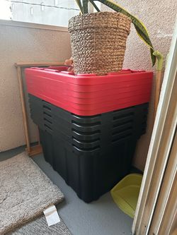 6 set - Large Black Plastic Storage Containers with Red Lid