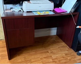 Office desk 4ft x 2.5h