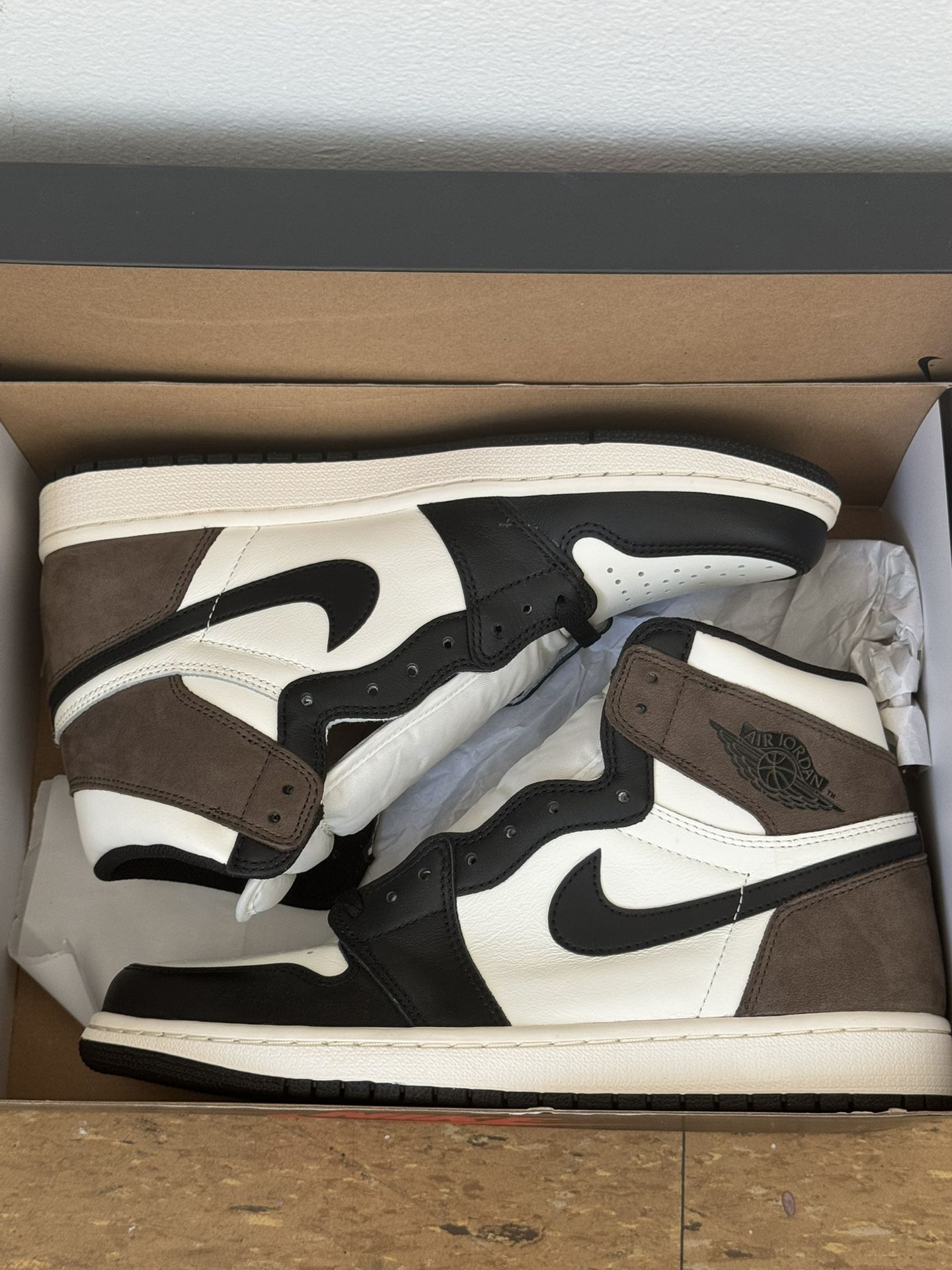 Mocha Jordan 1 Sz 10