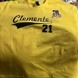Roberto Clemente Tshirt