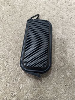  AmazonBasics BSK20 Shockproof and Waterproof Bluetooth Wireless Speaker (Black)