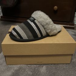 New UGG Slippers Size 8