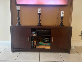 Entertainment center
