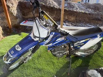 Yamaha TT-R230 dirt bike