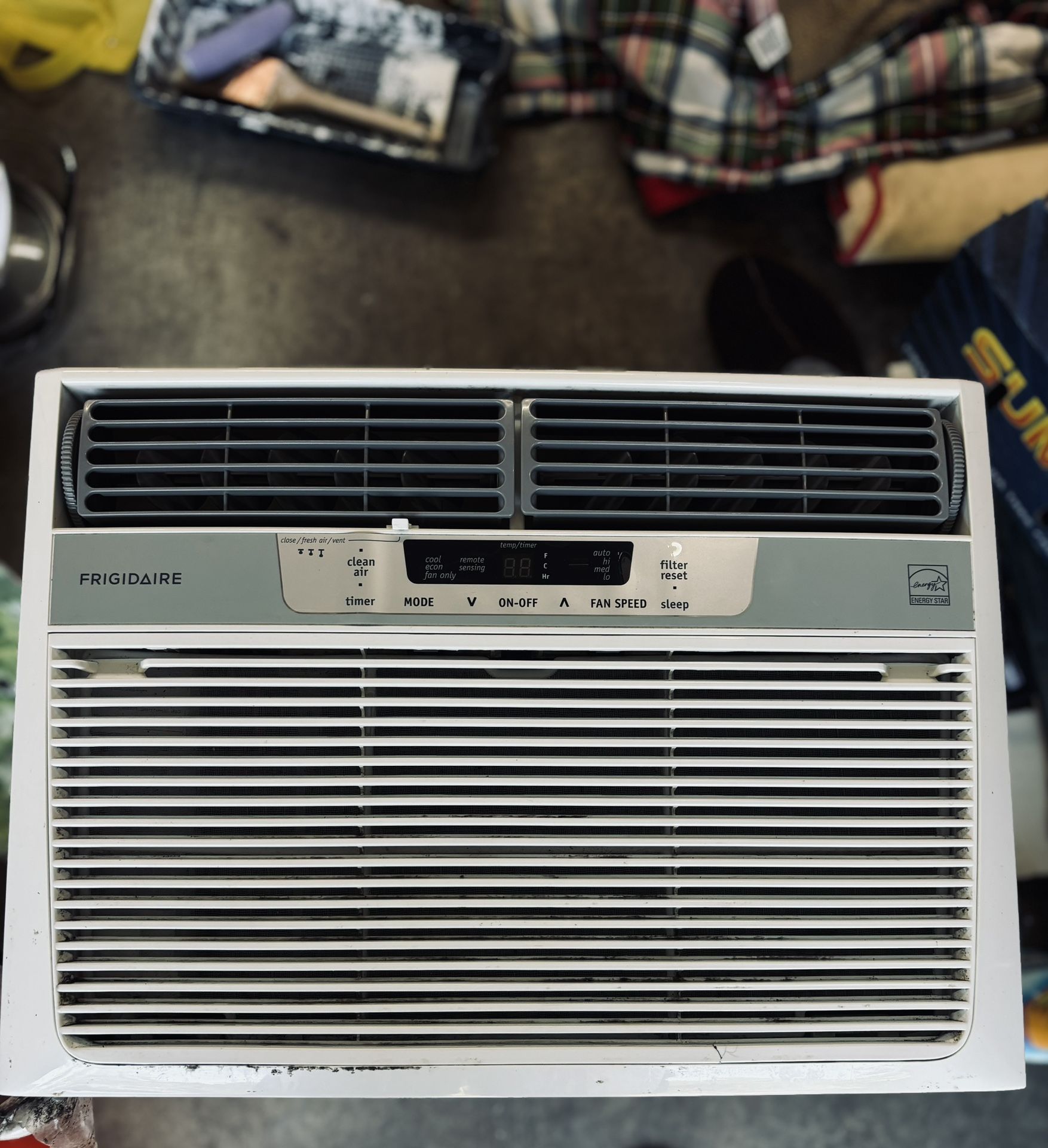 FRIGIDAIRE 8,000 BTU AC WALL UNIT