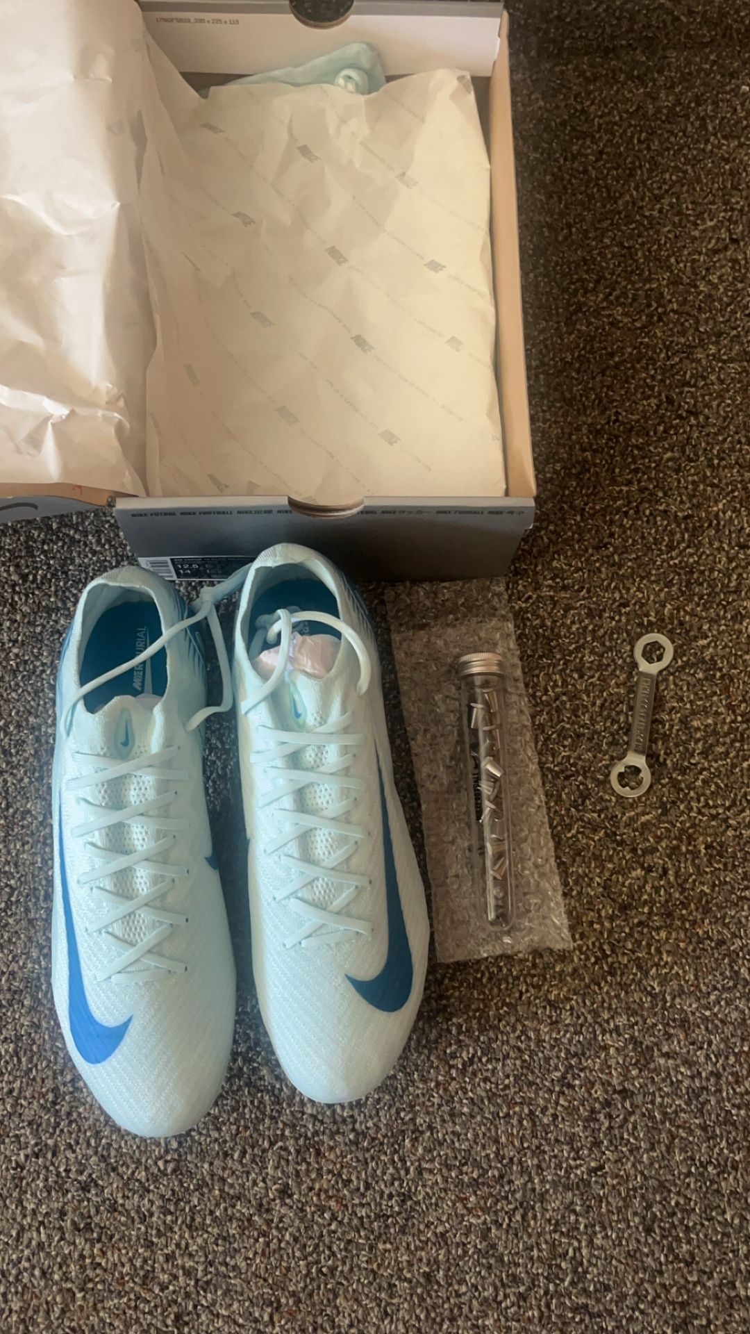 Nike SG Soccer Cleats Vapor Elite