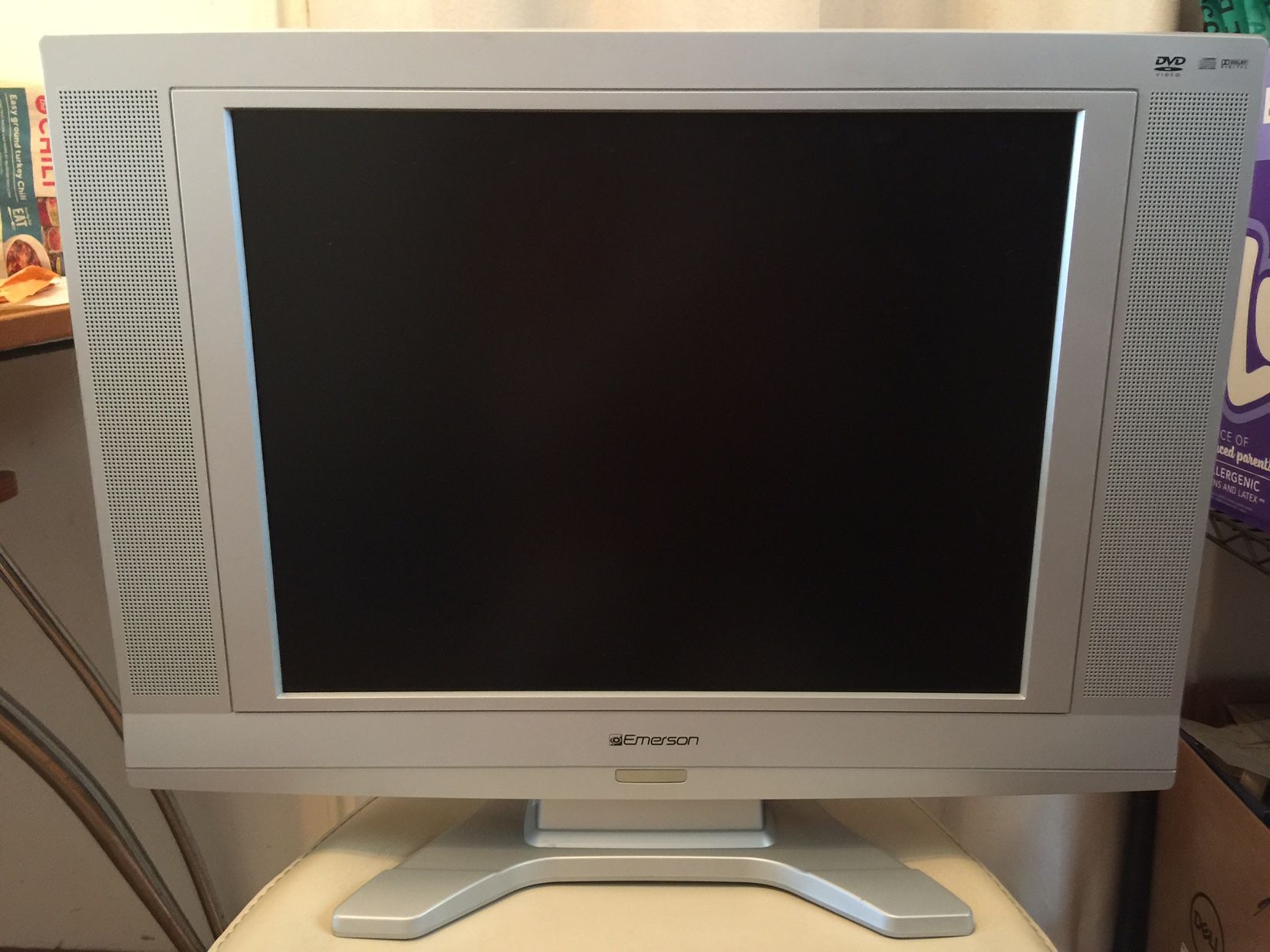 Used Emerson 20”LCD stereo TV/dvd Combo,EWL20d6