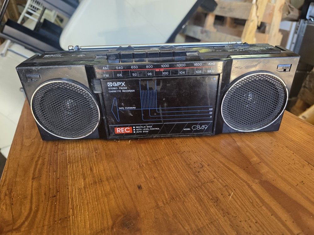 Vintage Radio Witb Caset Player