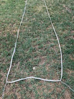 Volleyball Net - Recreational Size at 32 ft L × 3 ft H, Regulation Standard Net, by Carron Net (also known as Caro-Net). In Good Condition. ONLY: $10 