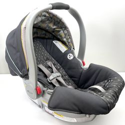 Graco Infant Carseat Baby Car Seat Carrier Snug CK 30 Manufactured 2014