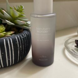 The Haruharu Wonder Black Rice Hyaluronic Toner 150ml (5.1 fl. oz.)