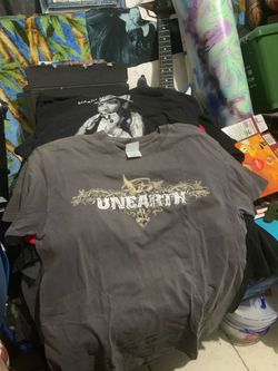 Unearth vintage Tshirt size L