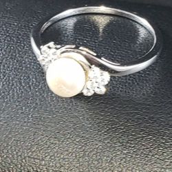 Sterling Silver And Pearl Ring