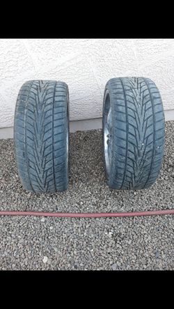 Vendo 2 llantas y 2 rines 5 oyos universales solo 2 245x35x20 en buenas condiciones $80