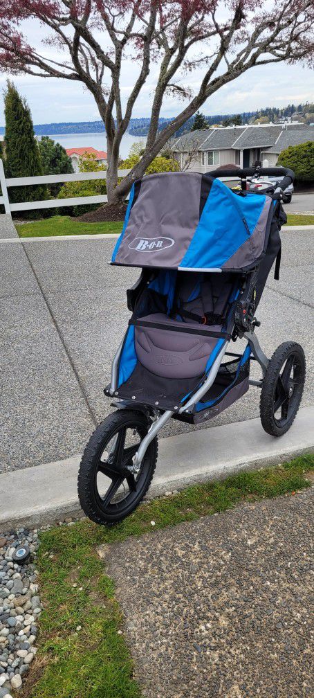 BOB Alterrain Sport Utility Baby Jogging Stroller with Handlebar Console