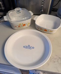 Set of 3 Corning Ware - great condition
