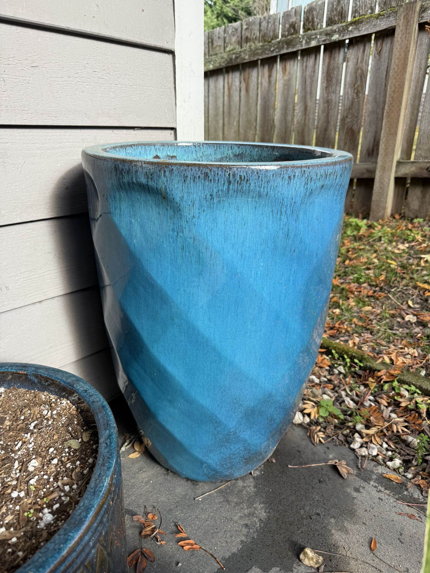 18”x 25.5” Ceramic Pot
