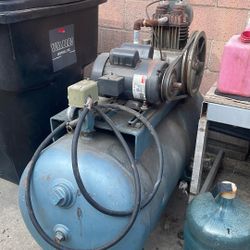 Vintage Quincey 210 Compressor 60 Gallon Tank