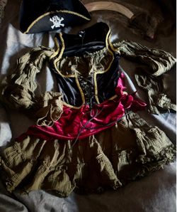 Pirate costume female