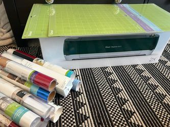 Cricut Explore Air 2 with Mats and Vinyl