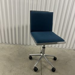 Rolling office Chair