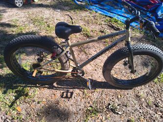 Bike 100 cash chain needs a lil wd40