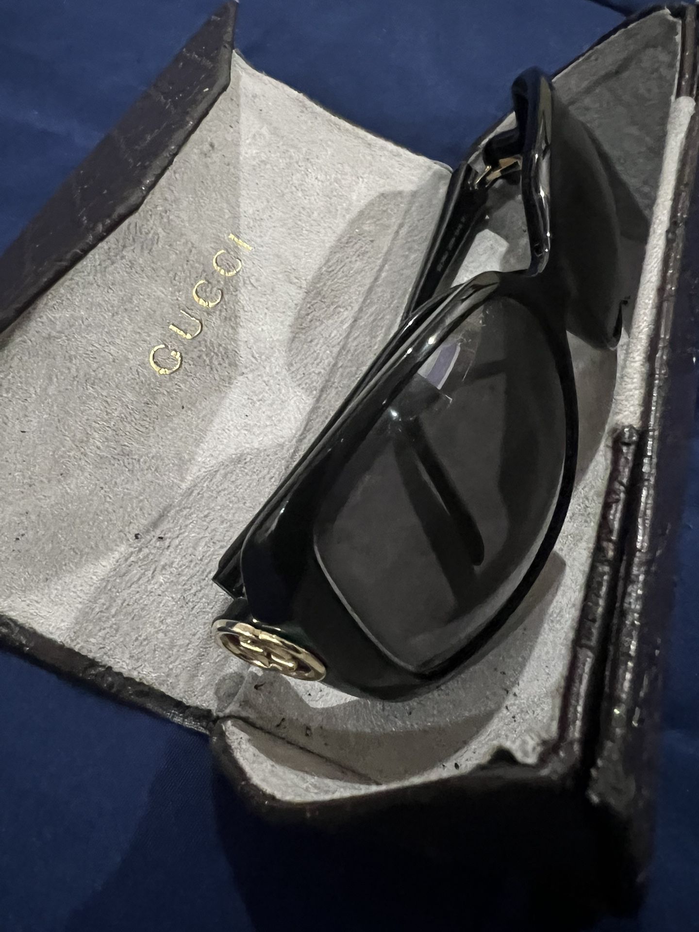 Authentic Gucci Sunglasses with Case- No Scratches on Frames