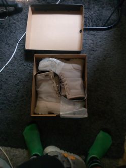 Men's UGGs Size 10.5 FS 