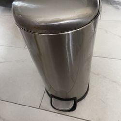 Soft Close Step On Small Waste Bin For Bathroom 