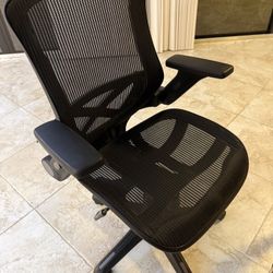 Ergonomic Black Mesh Office Chair – Adjustable High Back Desk Chair