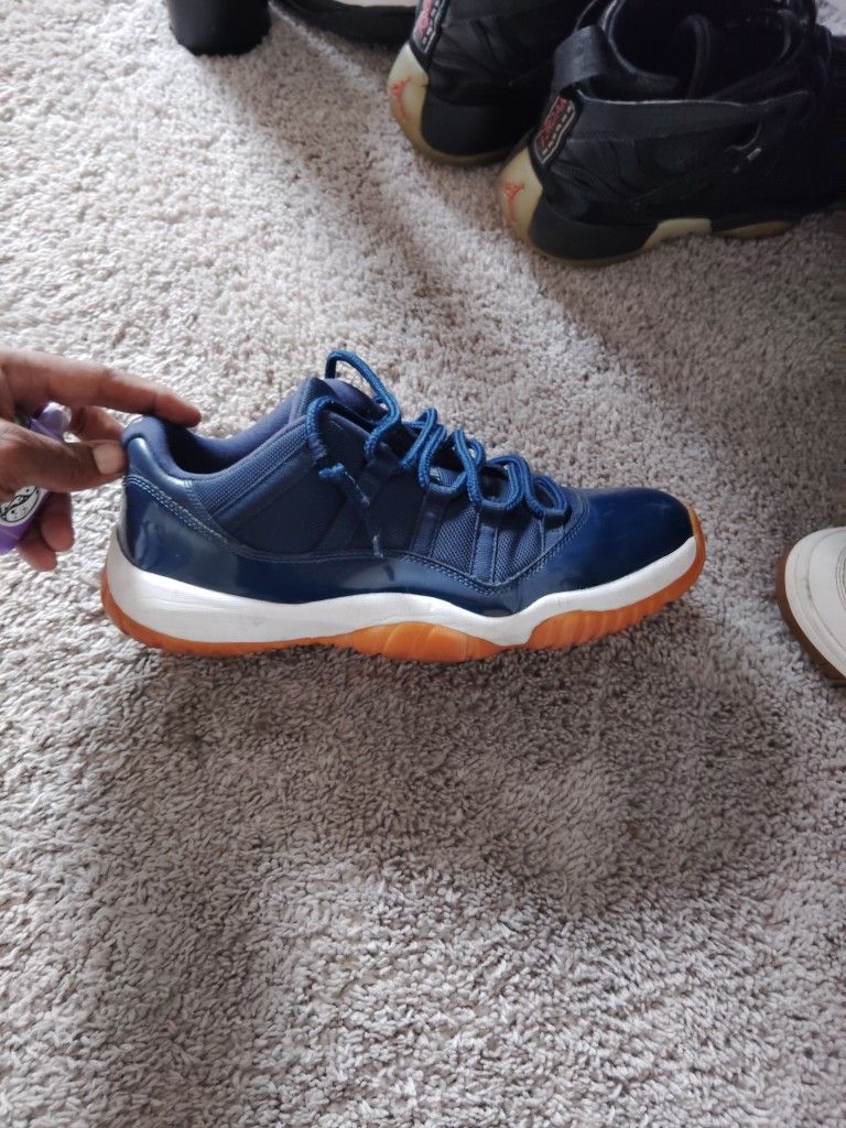 Jordan Navy Blue/Gum Bottom 11s Sz 12